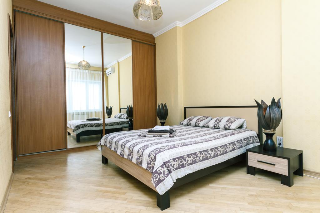 Apartment On Khreshchatyk Kijev Kültér fotó